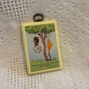 Hallmark Yellow Framed Peanuts Cartoon Hanging Snoopy Illustration